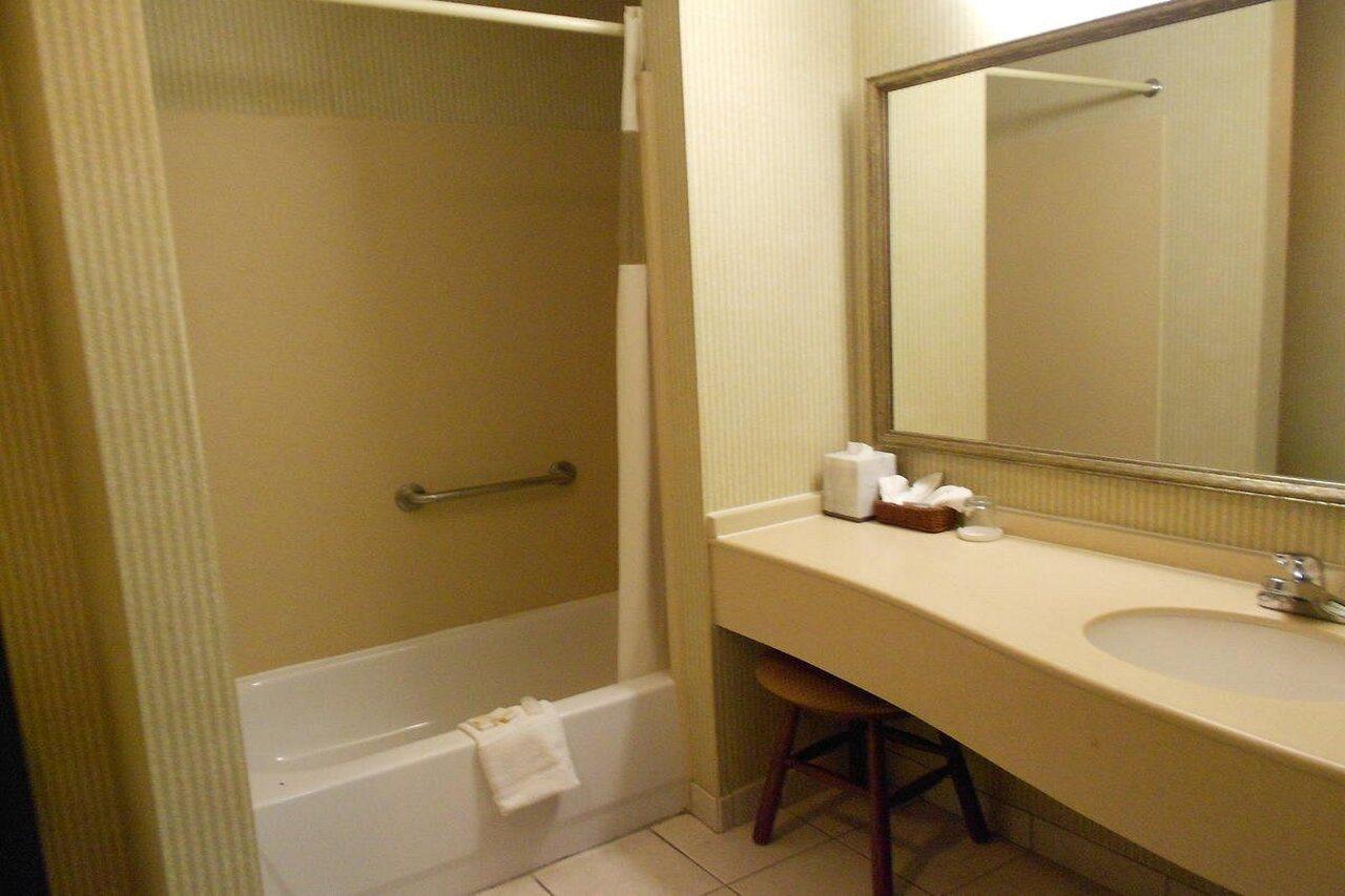 Candlewood Suites Wichita Northwest By Ihg Exterior photo