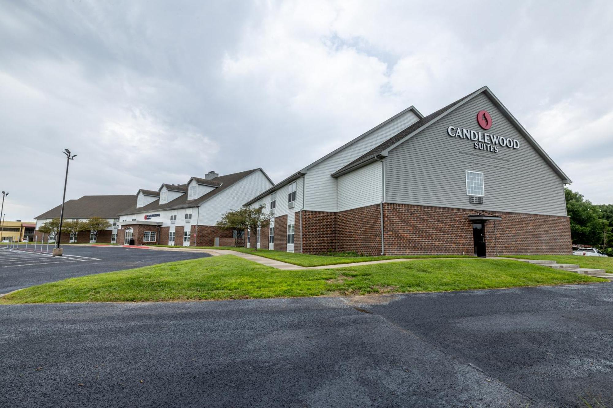 Candlewood Suites Wichita Northwest By Ihg Exterior photo