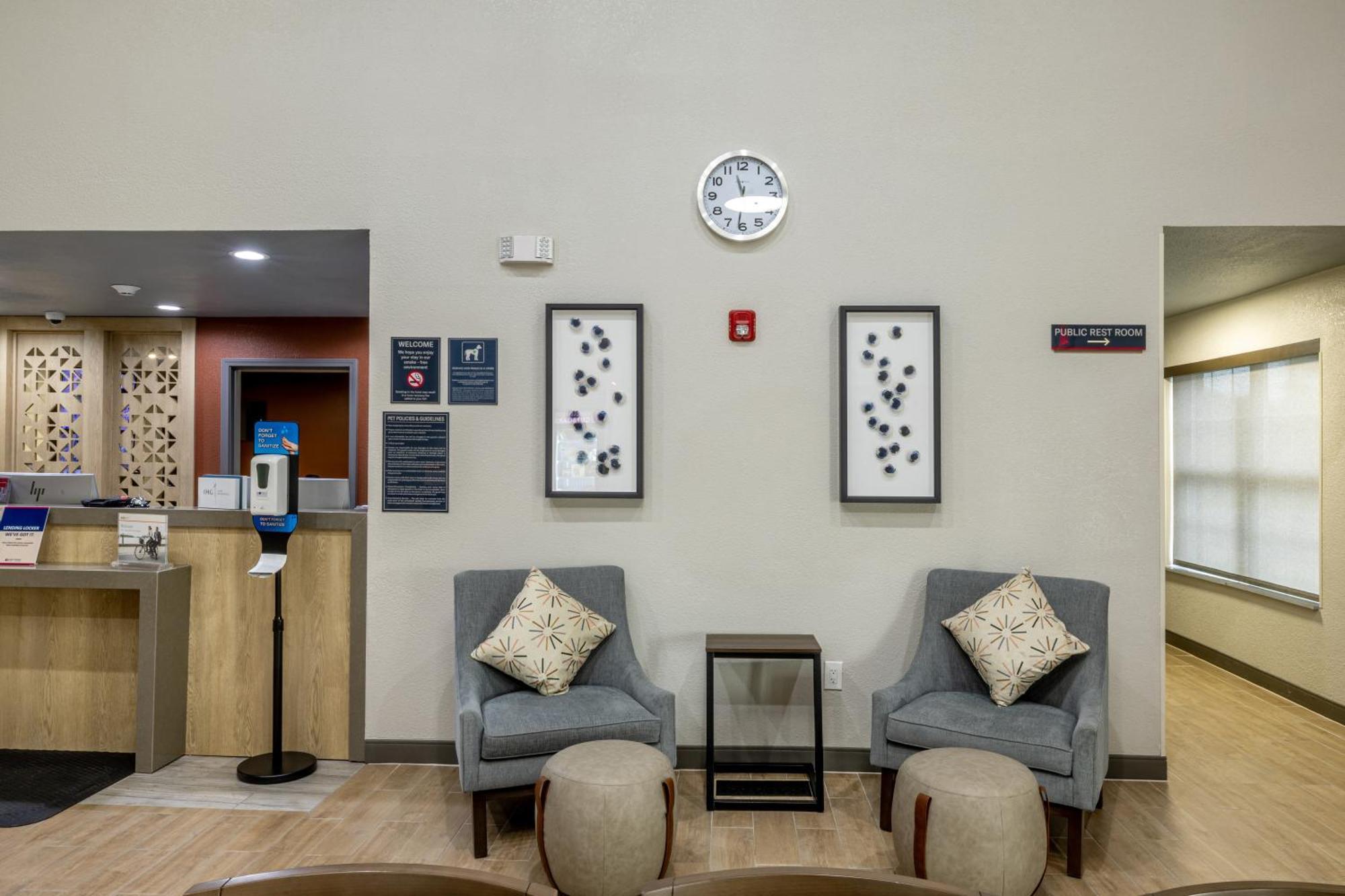 Candlewood Suites Wichita Northwest By Ihg Exterior photo