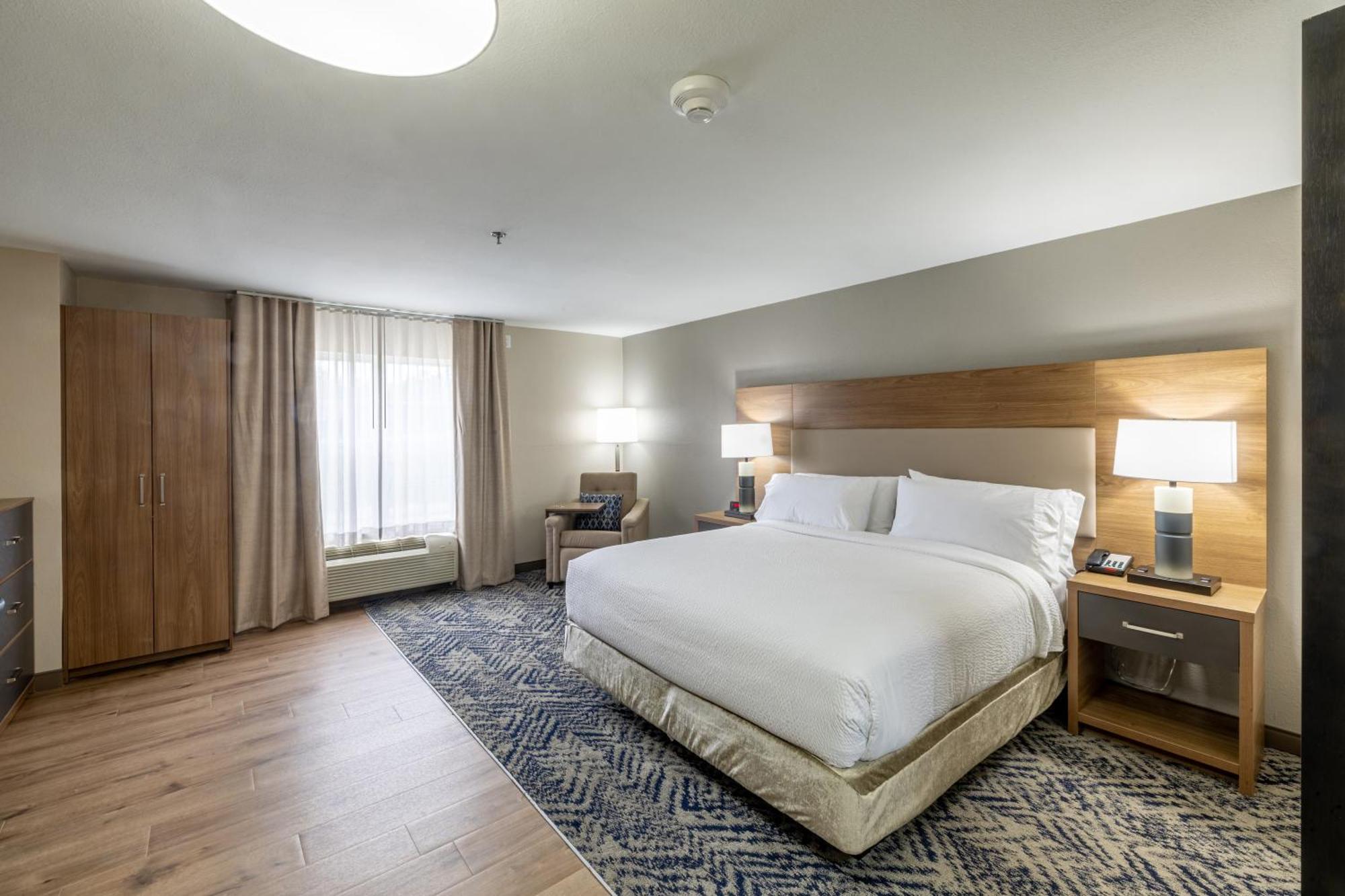 Candlewood Suites Wichita Northwest By Ihg Exterior photo