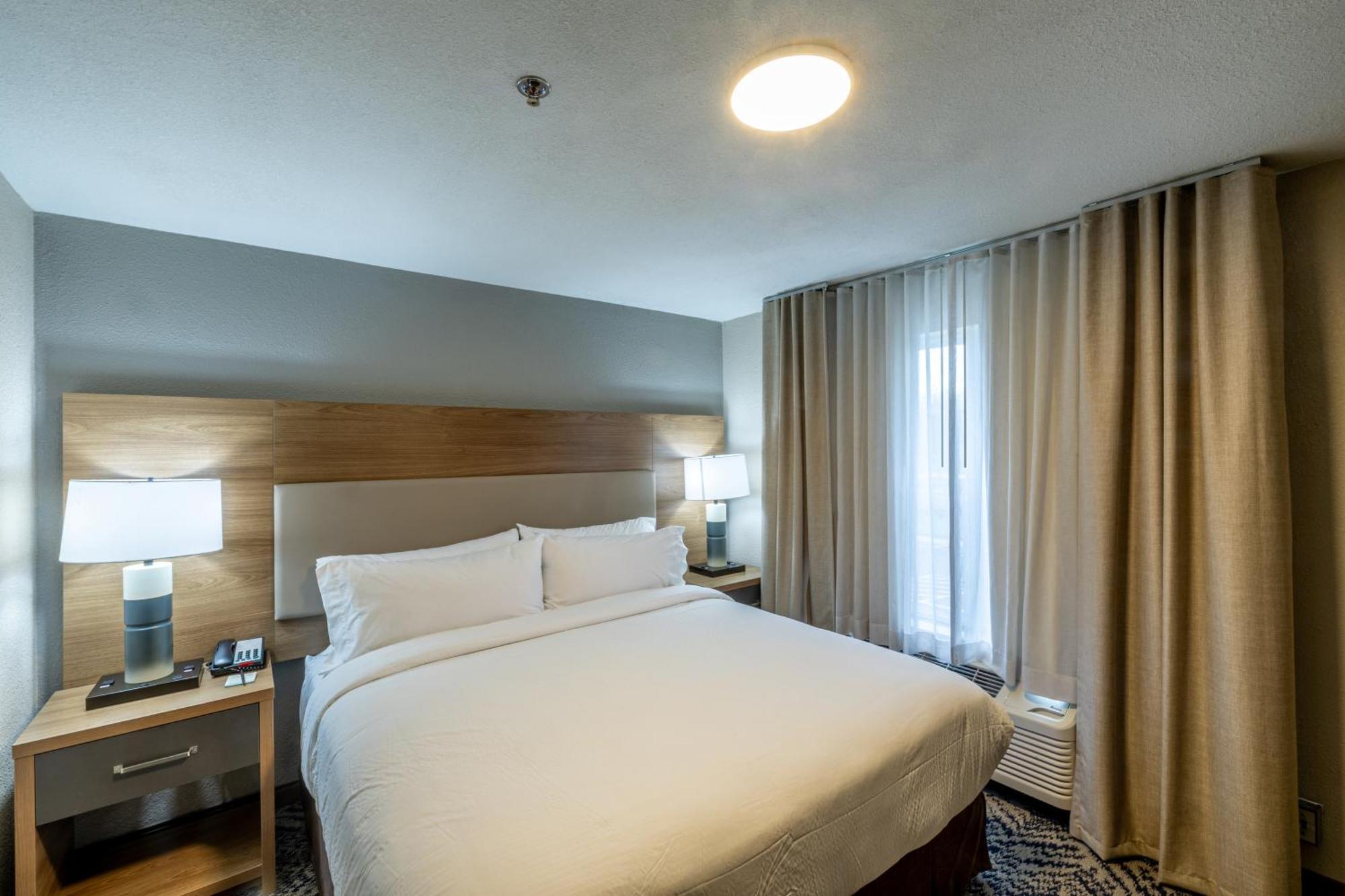 Candlewood Suites Wichita Northwest By Ihg Exterior photo