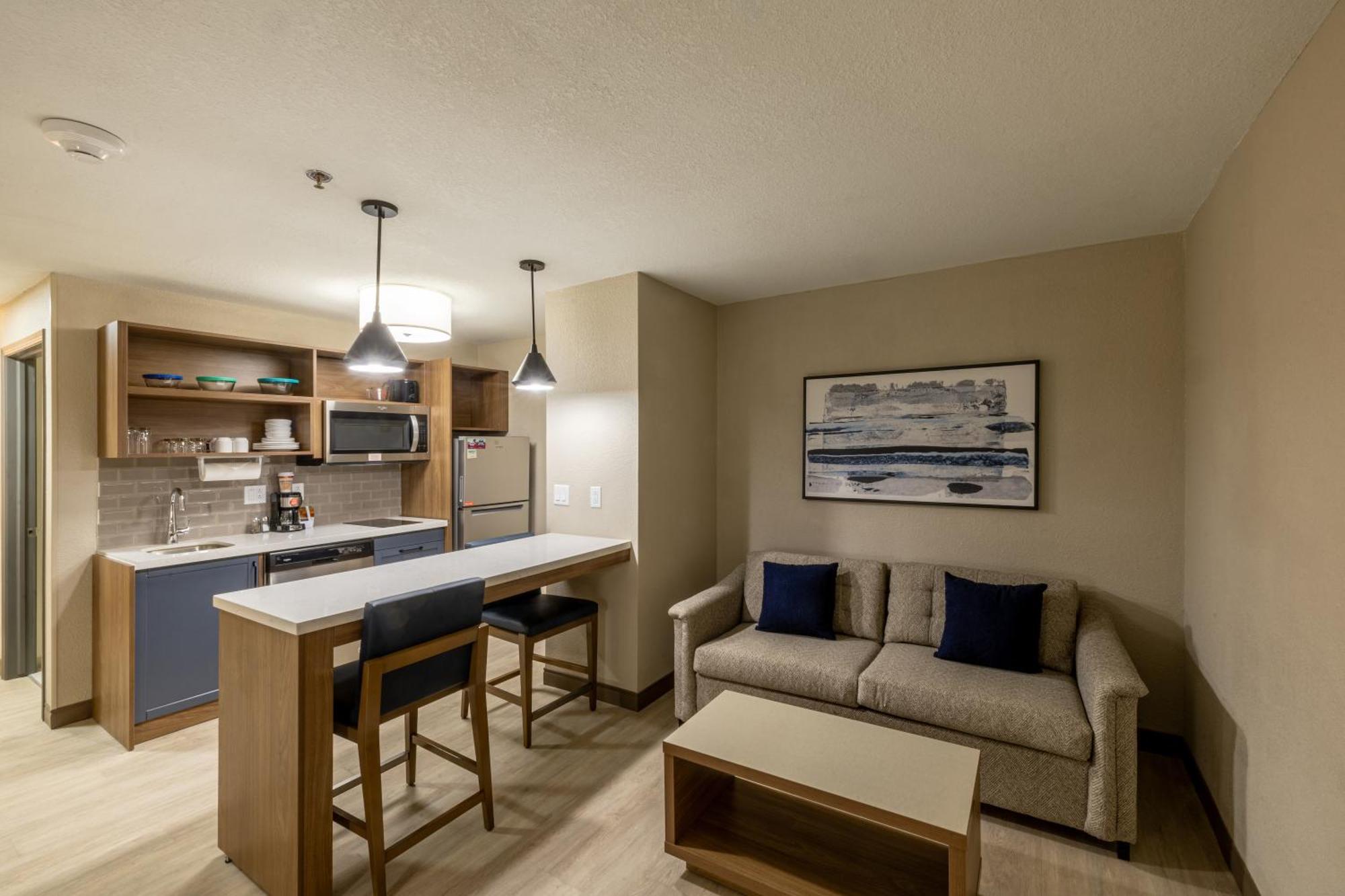 Candlewood Suites Wichita Northwest By Ihg Exterior photo