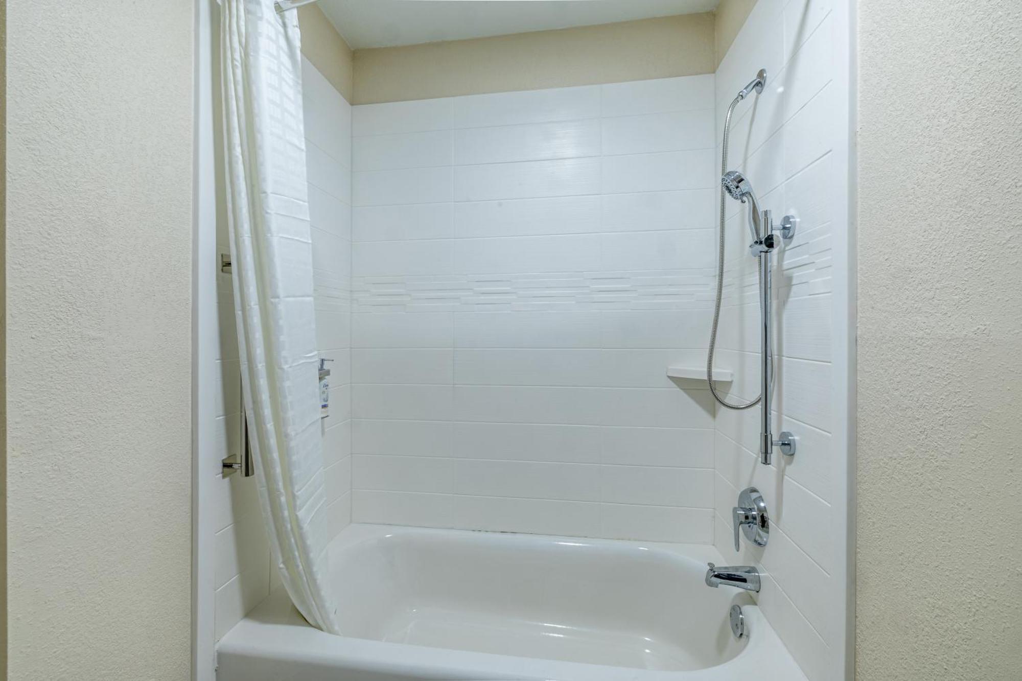 Candlewood Suites Wichita Northwest By Ihg Exterior photo