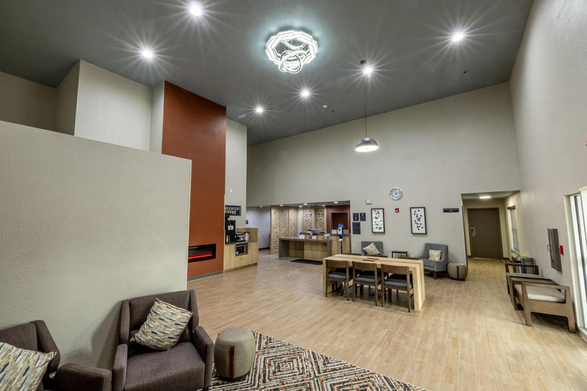Candlewood Suites Wichita Northwest By Ihg Exterior photo