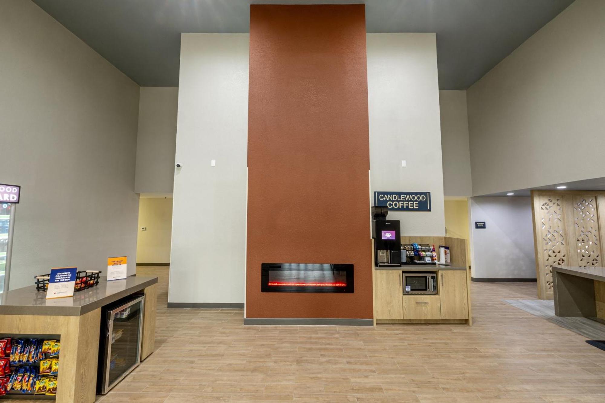 Candlewood Suites Wichita Northwest By Ihg Exterior photo